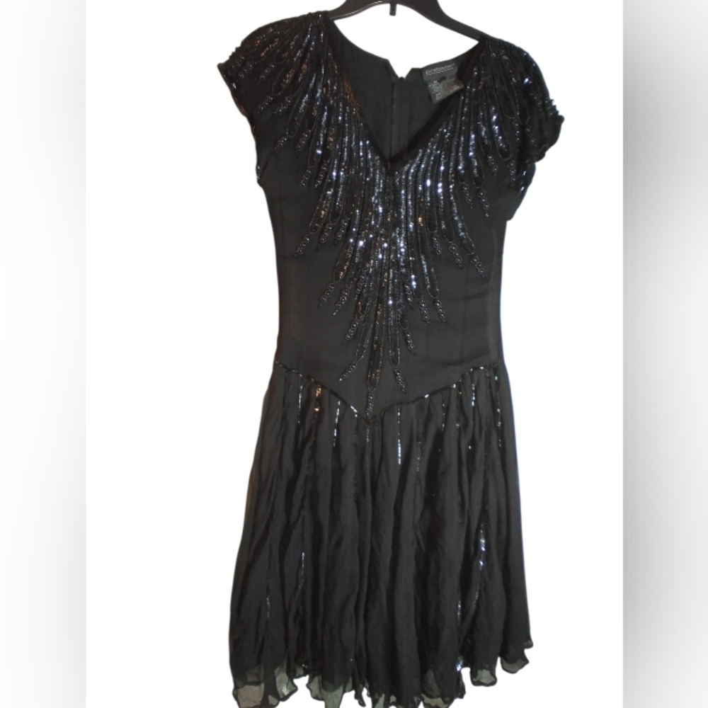 Expressions 100% Silk Elegant Black Sequin Dress Size 8 Flowy Luxury Eveningwear